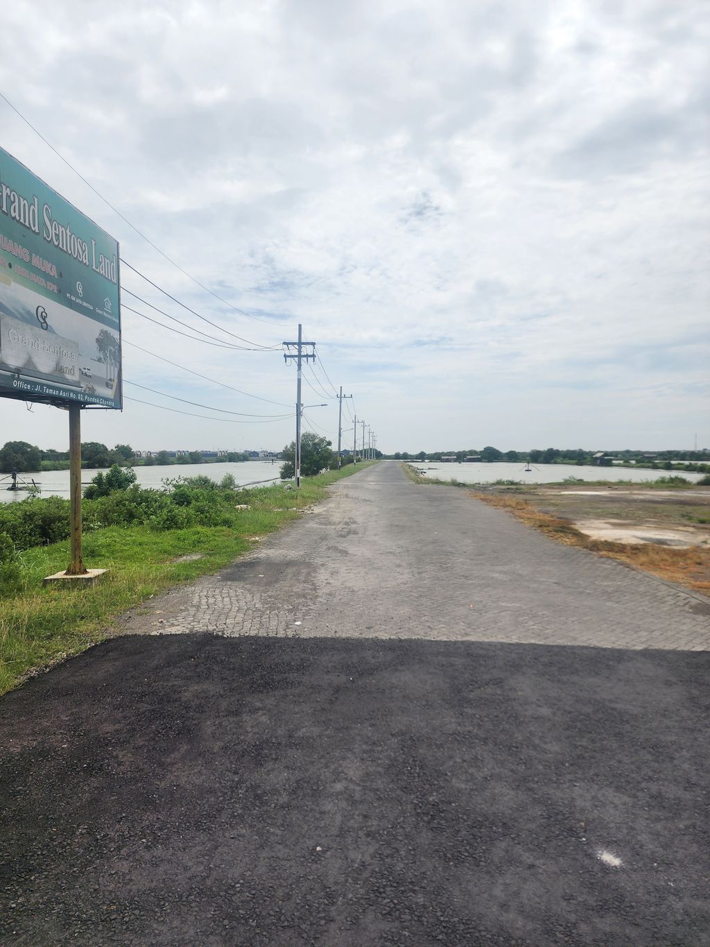 foto gerbang perumahan Grand Sentosa Land