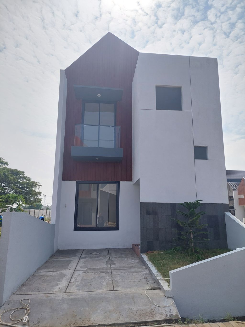 foto tampak rumah tipe 60/72 perumahan THE PERMATA VILLAS