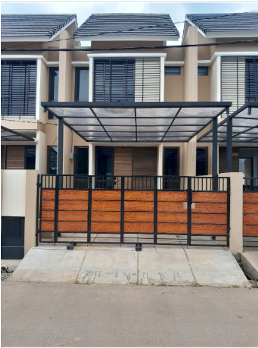 foto tampak rumah tipe HOYA PLUS 2025 perumahan Grand Tamansari Residence 1