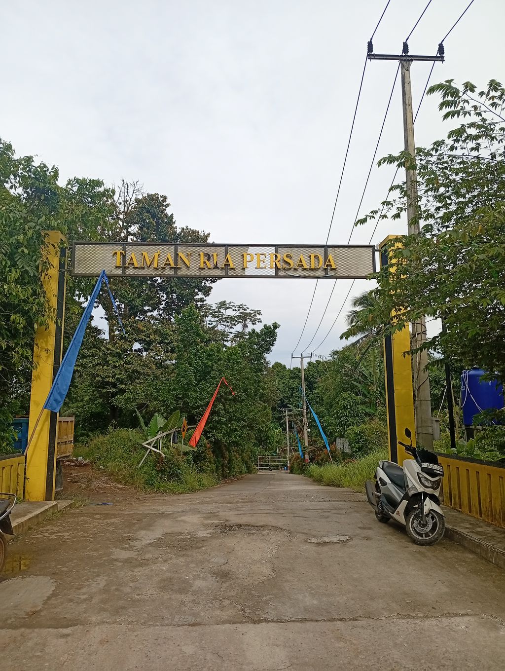 foto gerbang perumahan taman ria persada 5