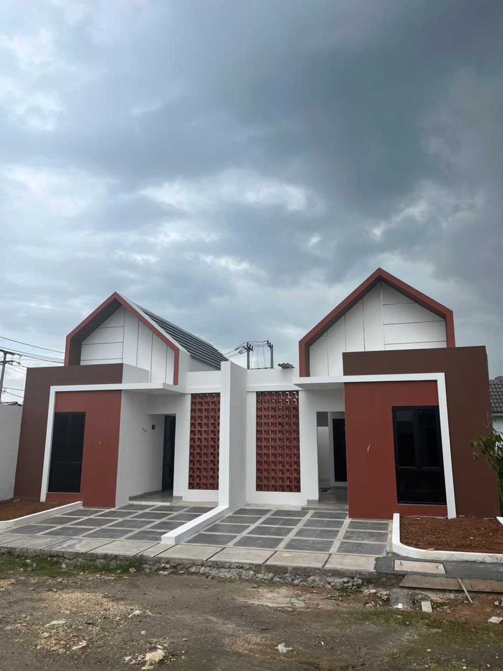 foto tampak rumah tipe GRAHA CIPTA 5 CLUSTER PINUS perumahan GRAHA CIPTA 5 BLOK J