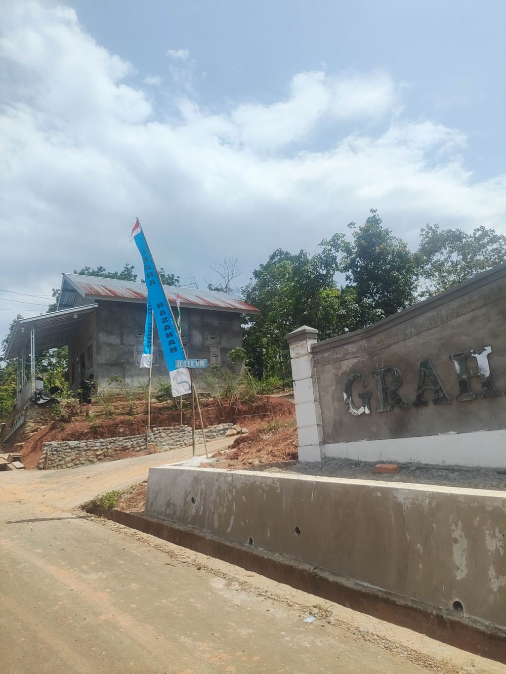 foto gerbang perumahan Perumahan Graha Hasanah I