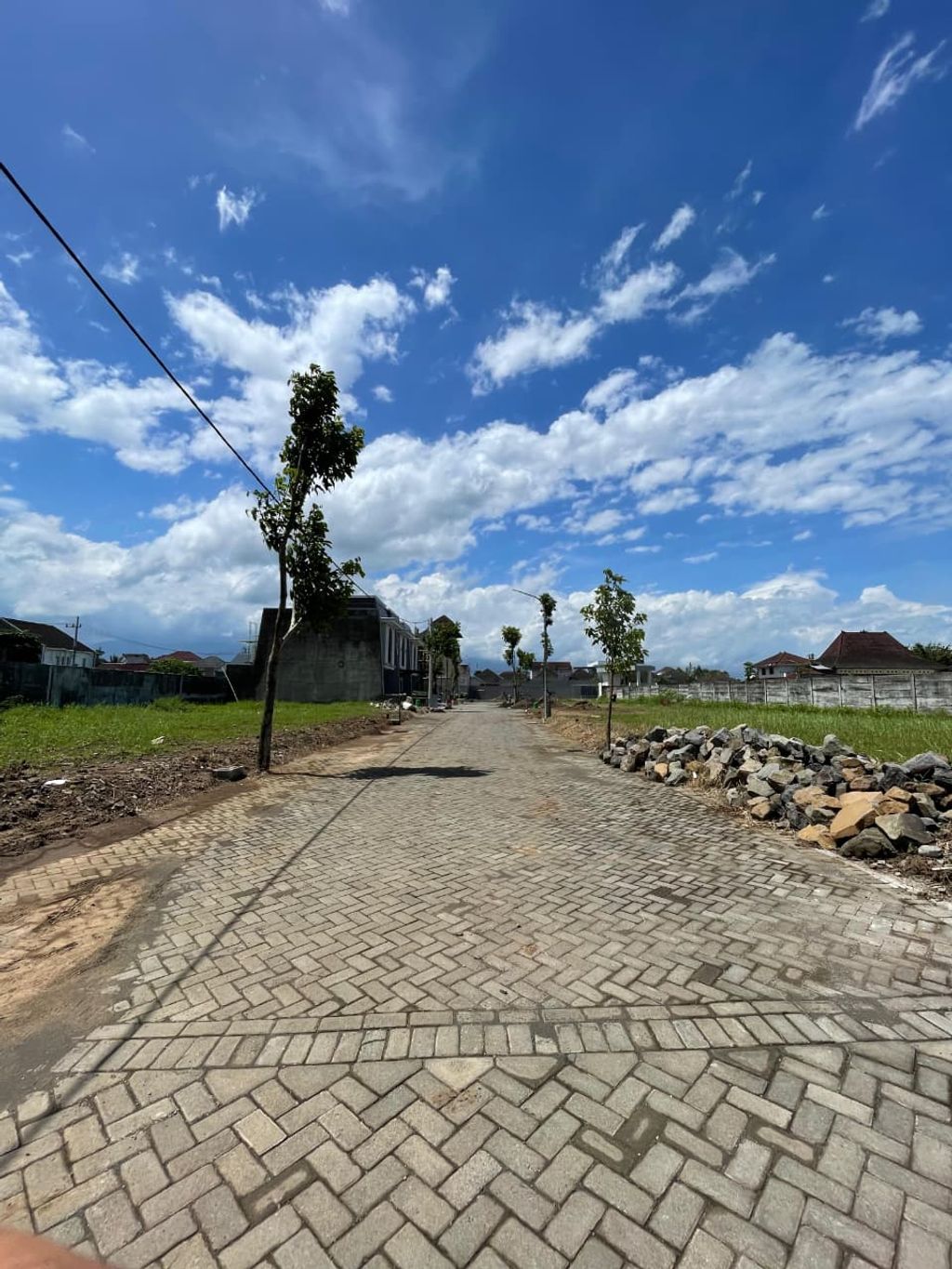 foto posisi tengah perumahan THE KAYANA