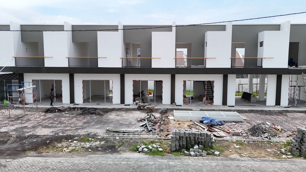 foto posisi tengah perumahan RUKO BOULEVARD