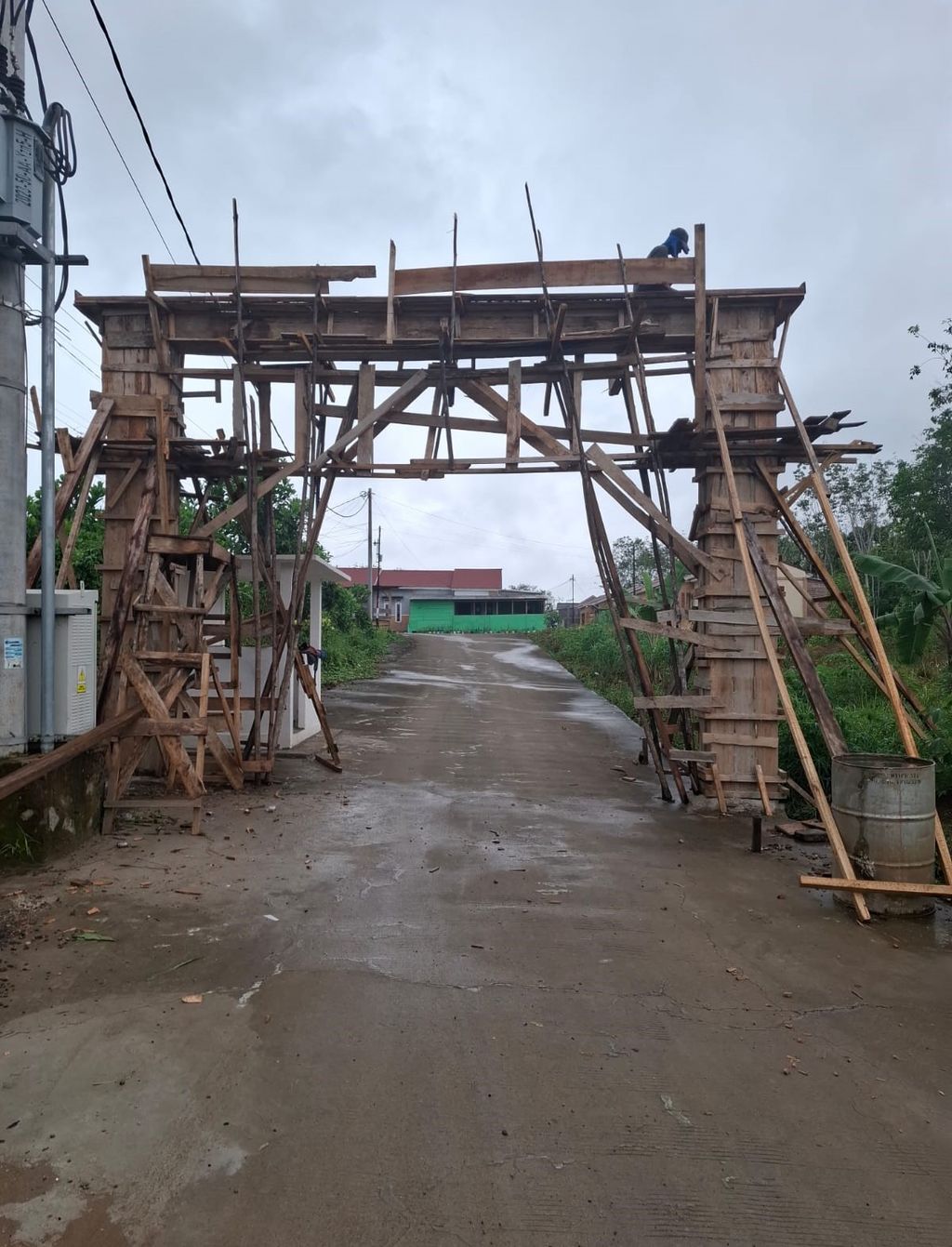 foto gerbang perumahan RESTU IBU REGENCY