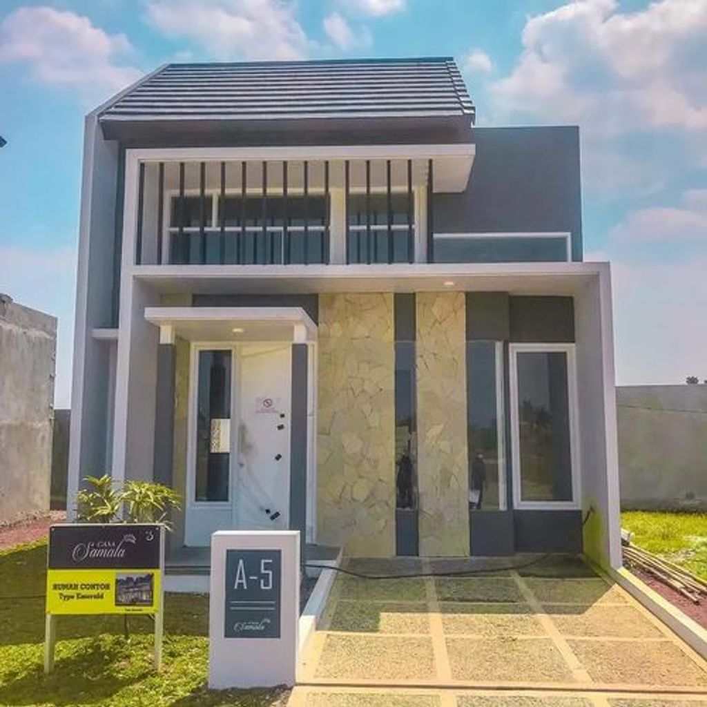 foto tampak rumah tipe EMERALD 40 / 143 perumahan CASA SAMALA EXT