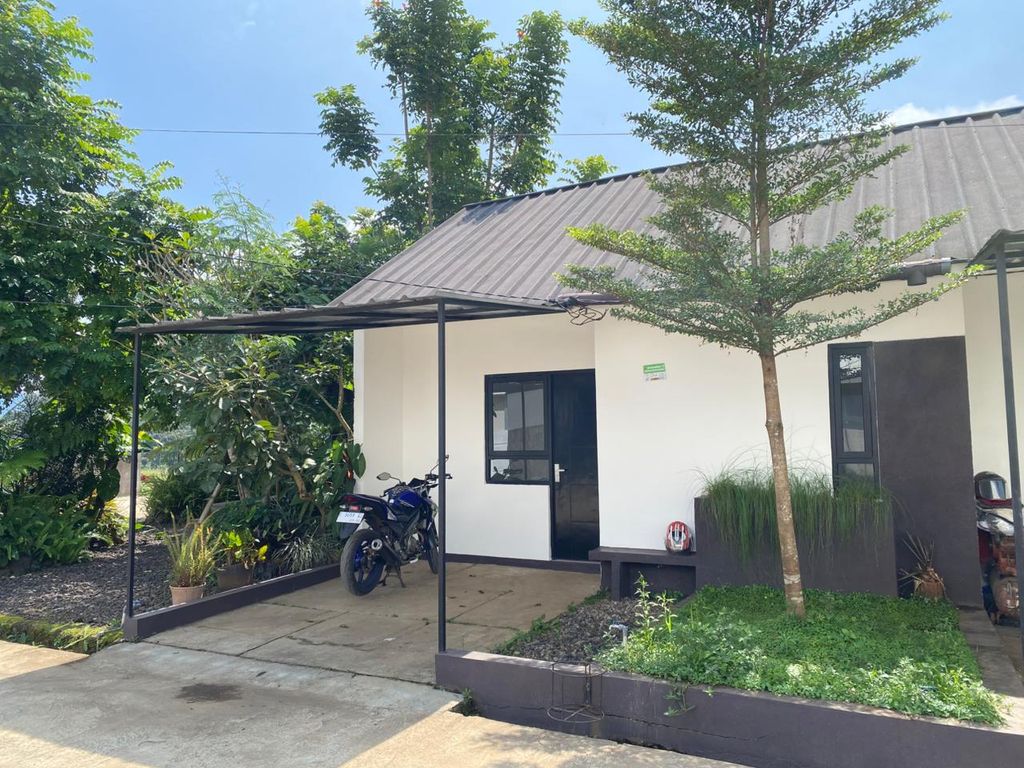 foto tampak rumah tipe Blok D-Y perumahan Griya Bumi Kamuning