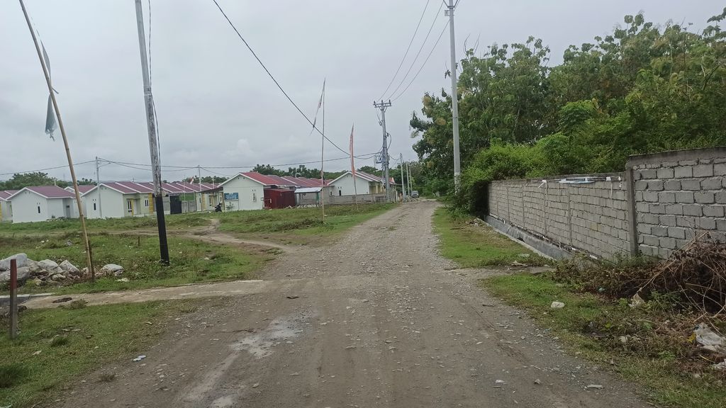 foto gerbang perumahan Cikha Land 2 Mamboro