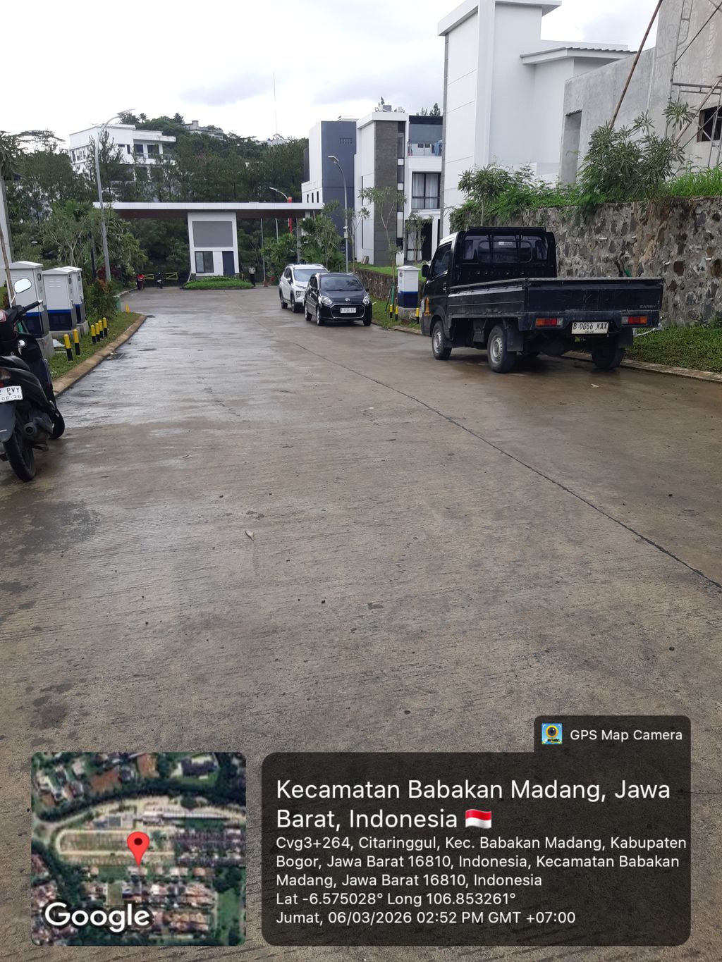 foto posisi tengah perumahan Centronia Residence