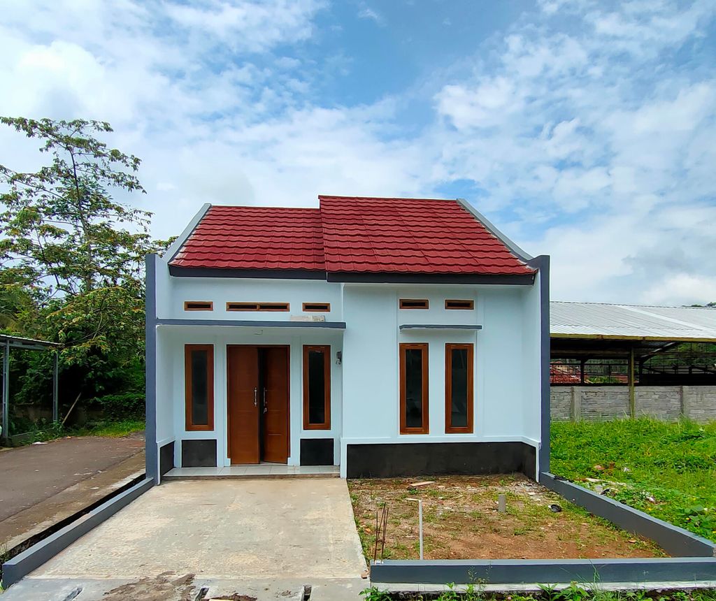 foto tampak rumah tipe 45 perumahan Duta Karang Residence