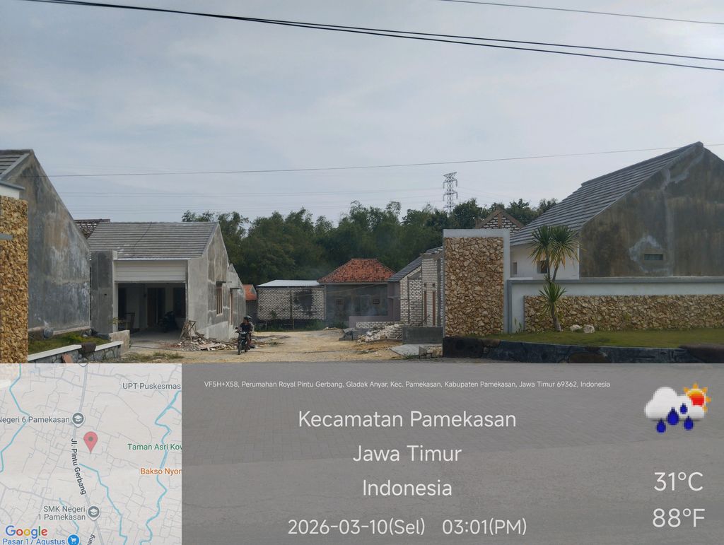 foto gerbang perumahan ROYAL PINTU GERBANG