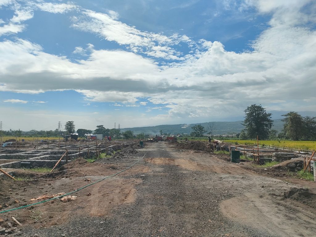 foto posisi tengah perumahan GRAND KENCANA PURWOSARI 2