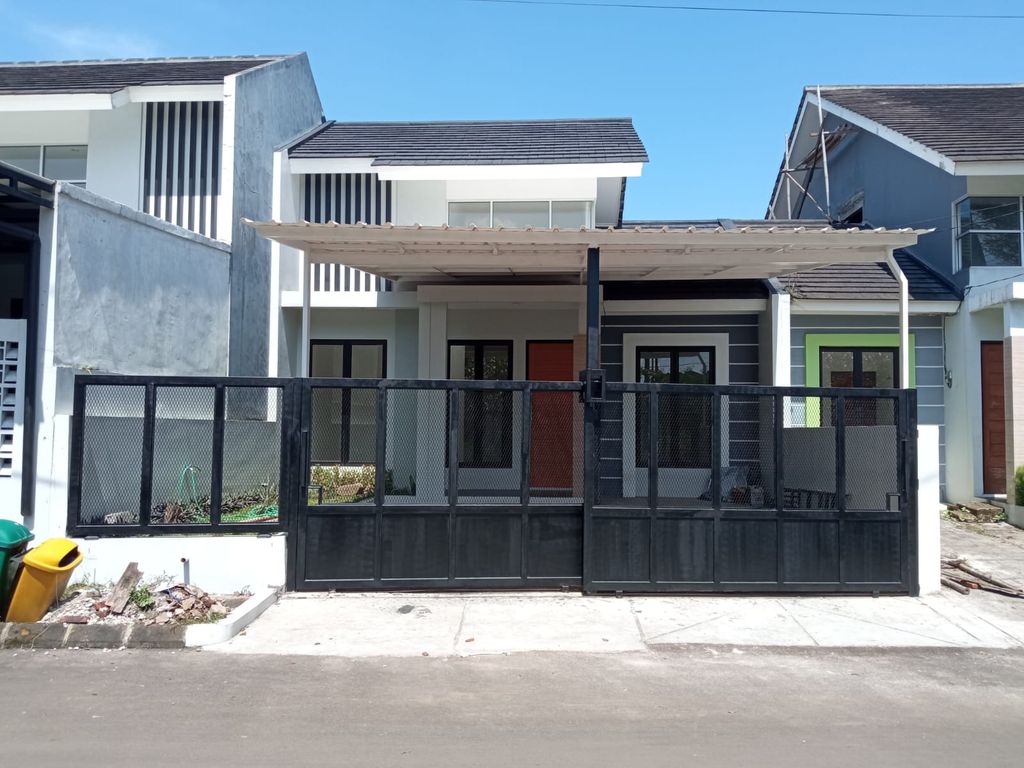 foto tampak rumah tipe Amaryliss B 82/153 perumahan KEBUN RAYA RESIDENCE