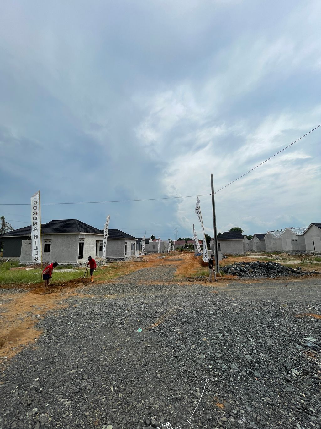 foto gerbang perumahan CORUNA HILLS