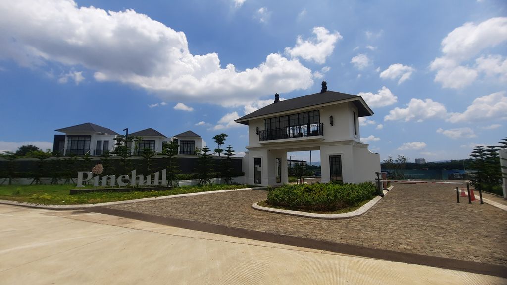 foto gerbang perumahan THE MUTIARA BOGOR - Cluster Pinehill
