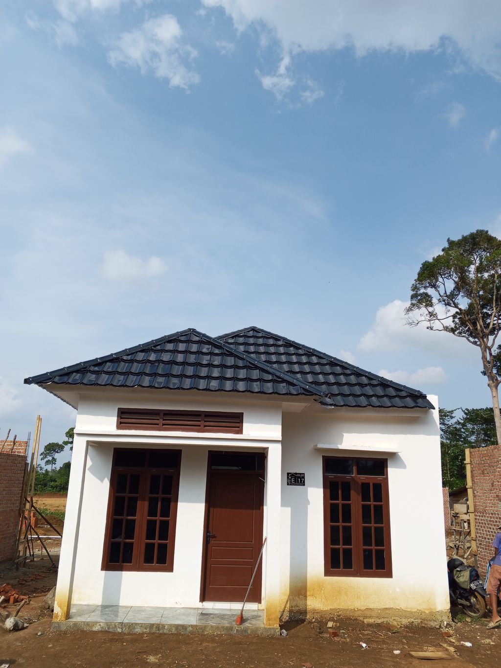 foto tampak rumah tipe Sultan Subsidi perumahan Sultan Residence