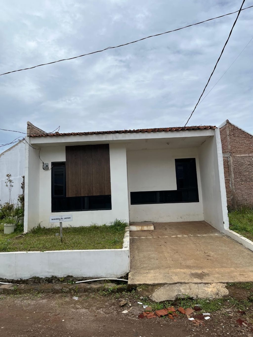 foto tampak rumah tipe MINIMALIS JAPAN perumahan POLARIS RESIDENCE