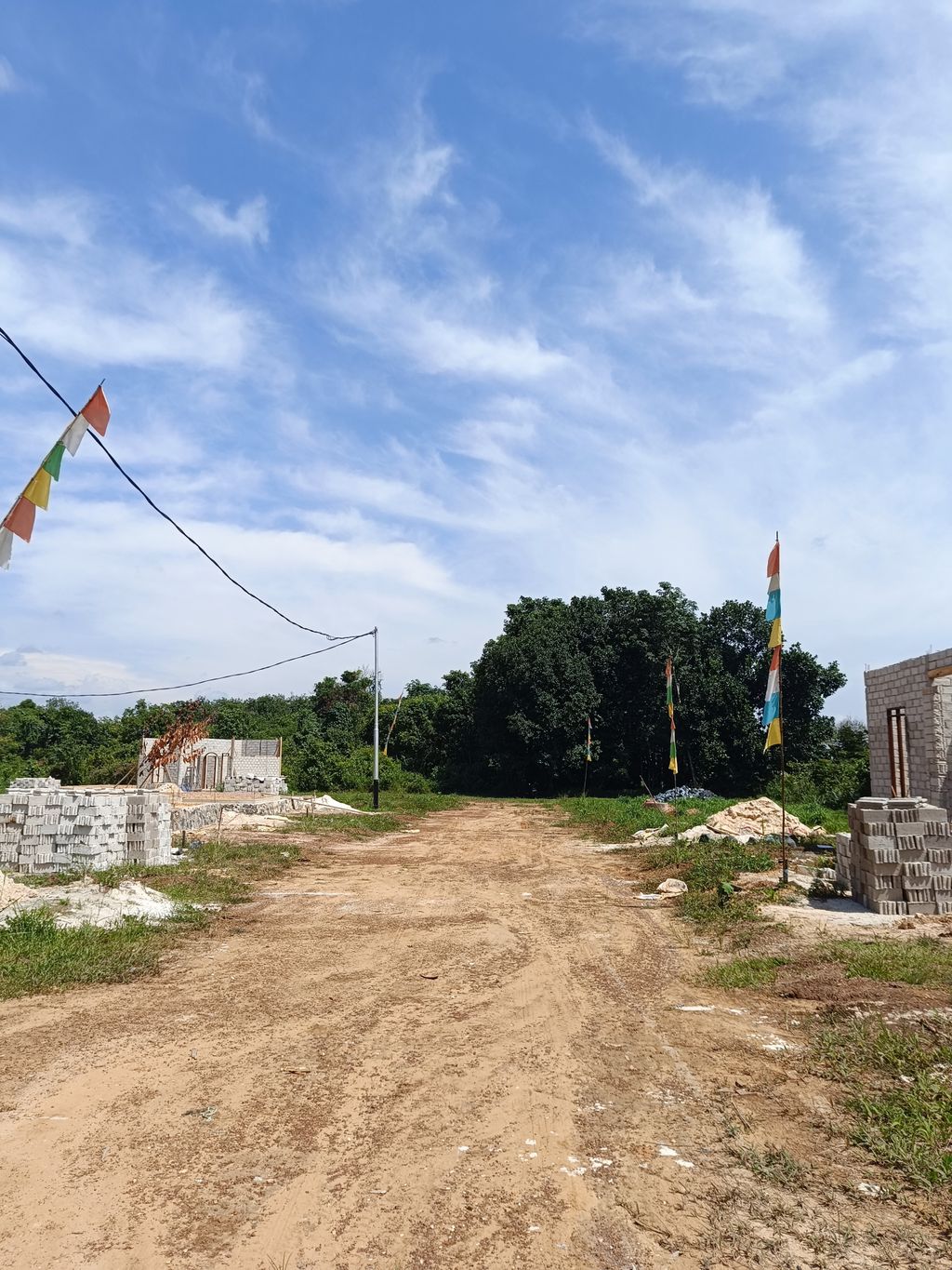 foto posisi tengah perumahan Mahoni Land Tungkaran