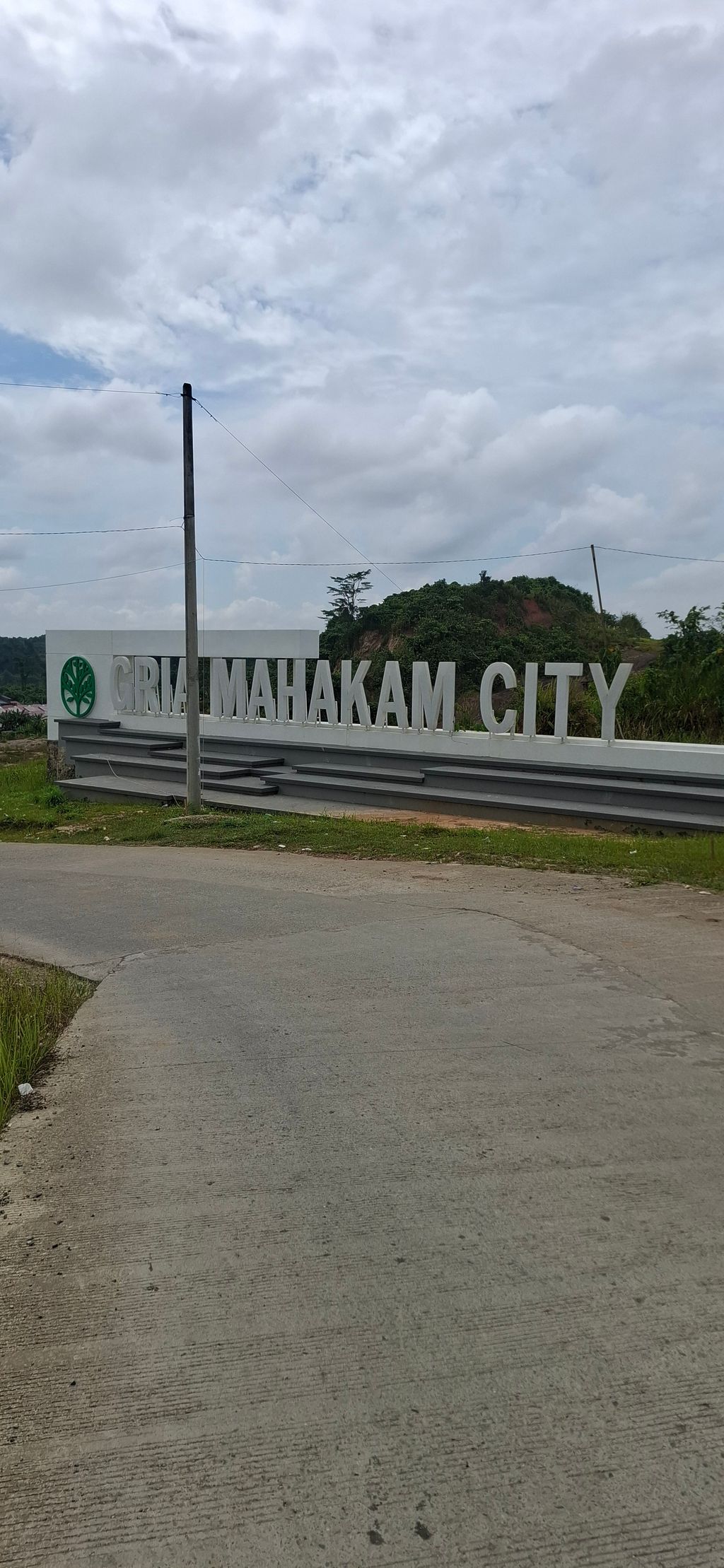 foto gerbang perumahan GRIA MAHAKAM CITY