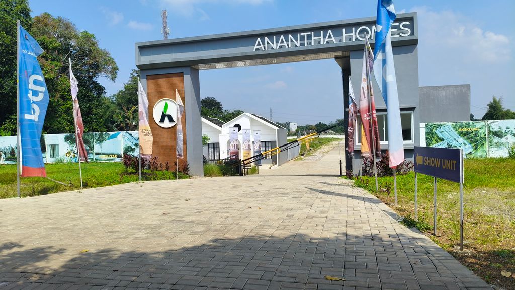foto gerbang perumahan ANANTHA HOMES