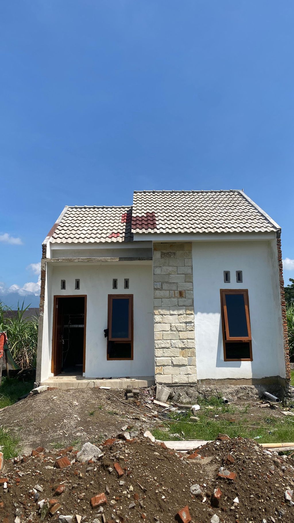 foto contoh rumah perumahan GRAND EMERALD