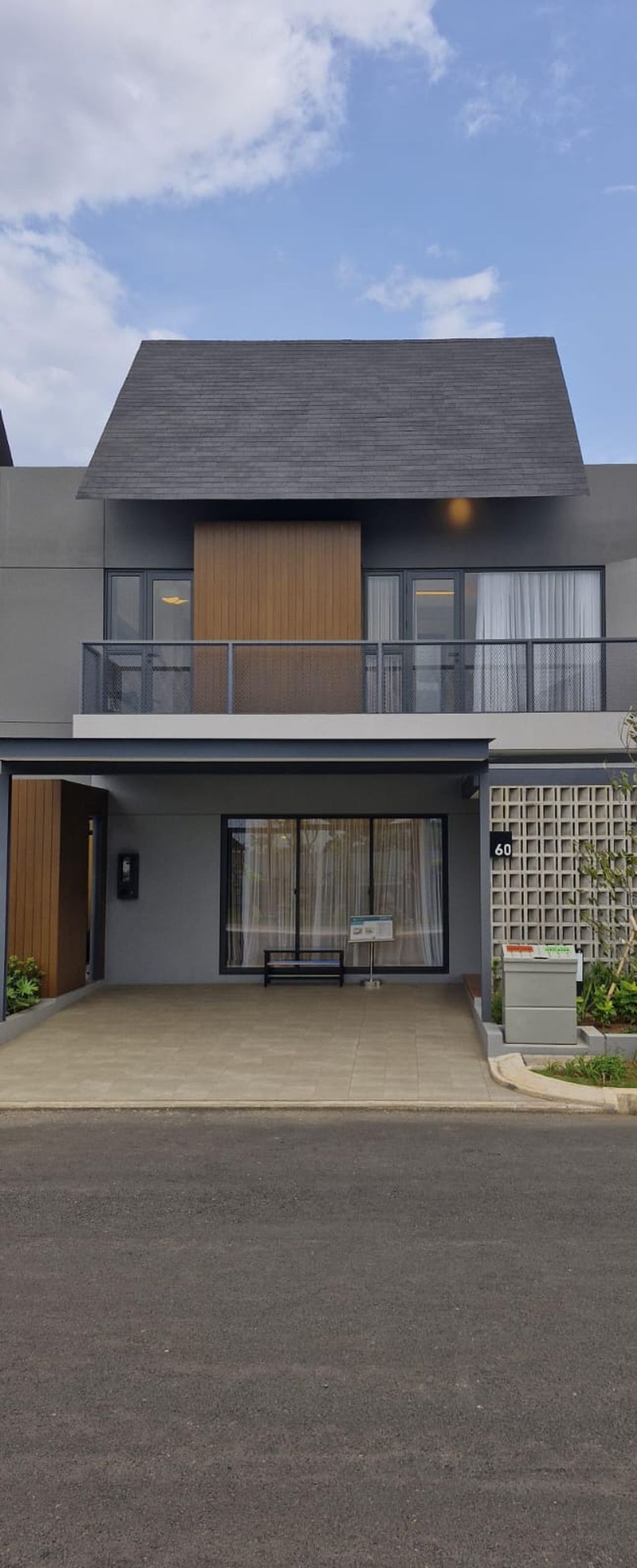 foto tampak rumah tipe BADAN 9 - R perumahan SUMMARECON BANDUNG - CLUSTER IVORA