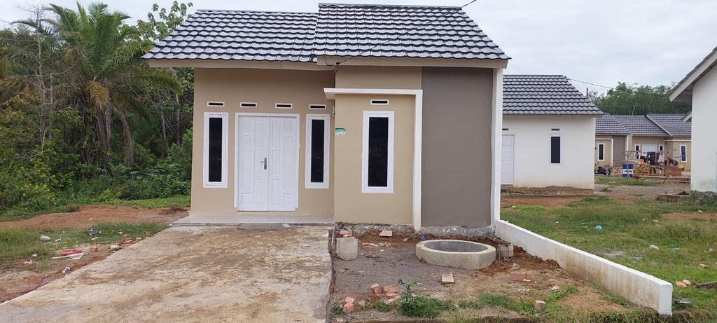 foto tampak rumah tipe 36/96 perumahan GRIYA REVARI INDAH