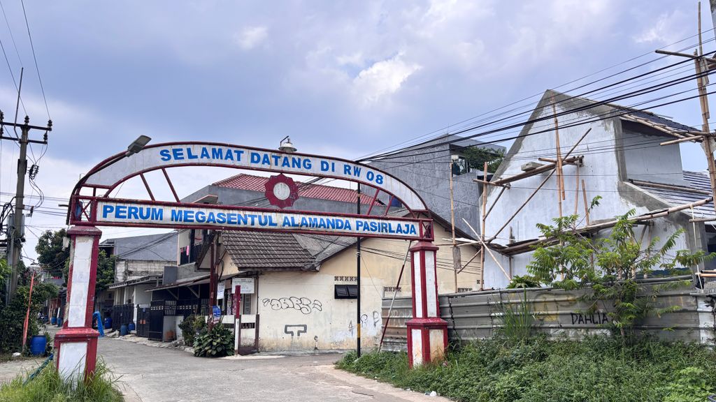 foto posisi tengah perumahan MEGA SENTUL - DAHLIA