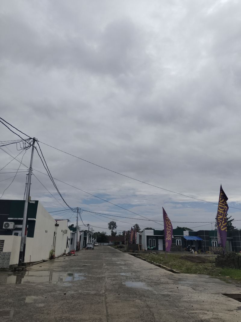foto posisi tengah perumahan RAFFLESS RESIDENCE 3