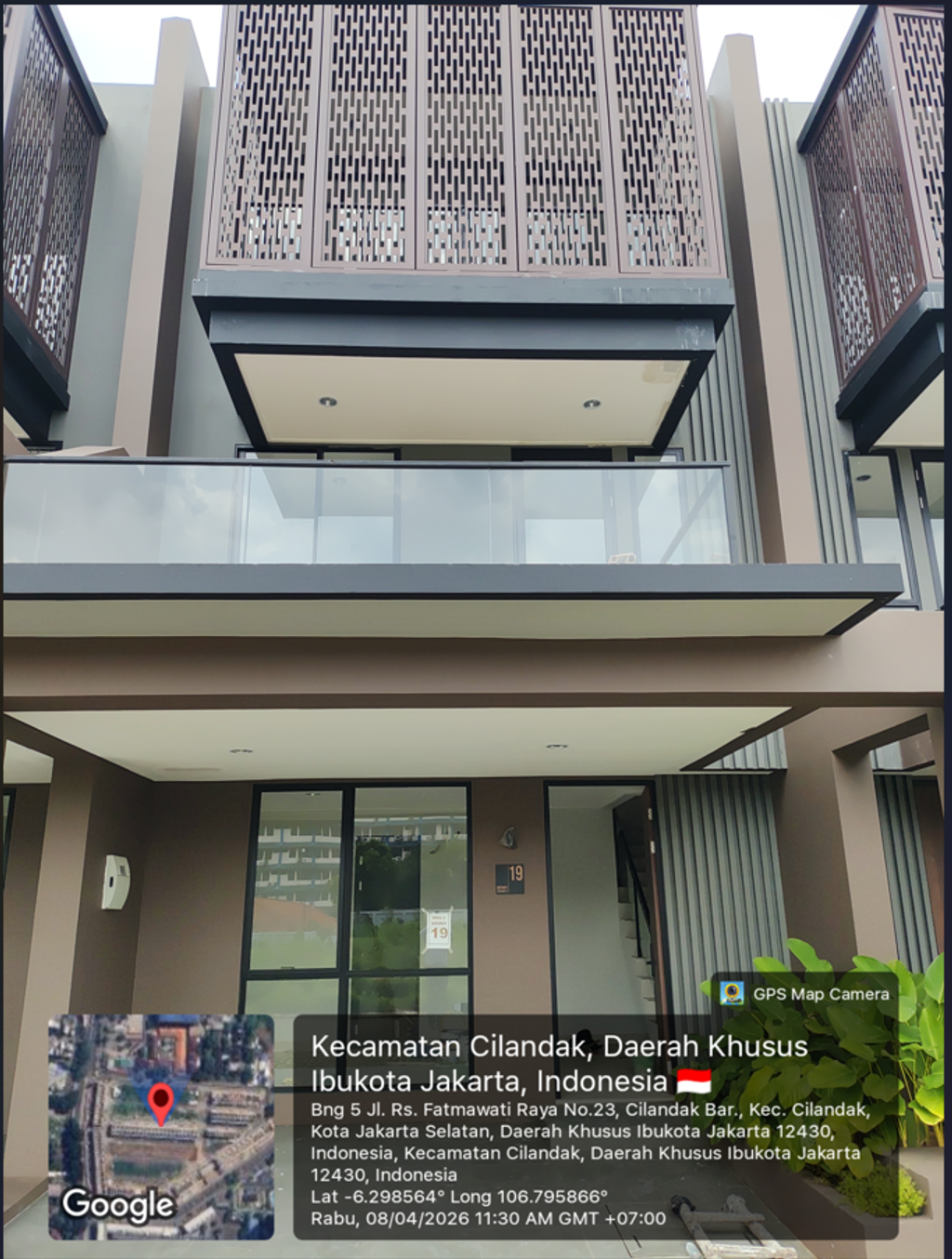 foto tampak rumah tipe PINUS perumahan CLUSTER BOTANY HILLS