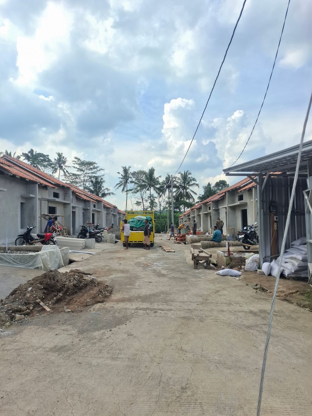 foto gerbang perumahan Westhom Ampel