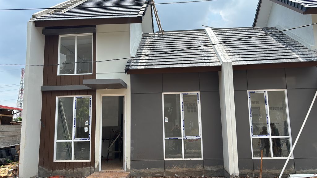 foto tampak rumah tipe DAHLIA RESIDENCE perumahan MEGA SENTUL - DAHLIA