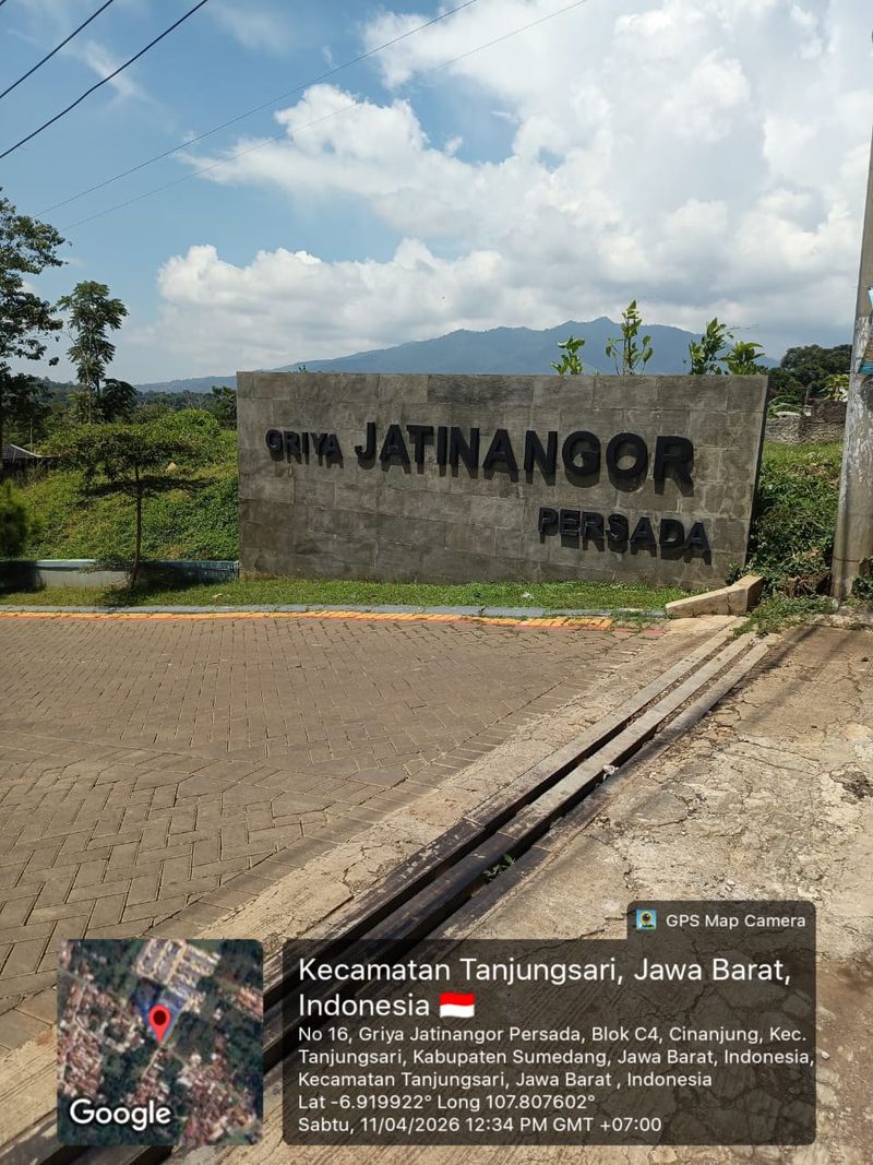 foto gerbang perumahan GRIYA JATINANGOR PERSADA