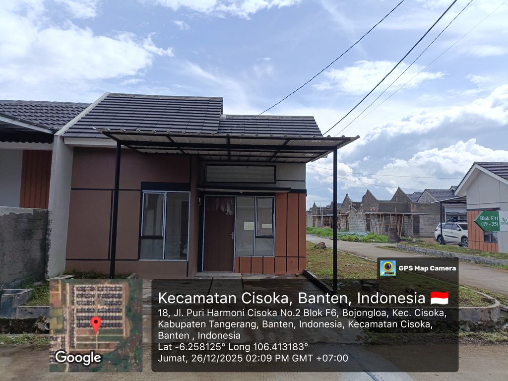 foto tampak rumah tipe KOMERSIL 32/90 (F5 - 12) perumahan PURI HARMONI CISOKA 2