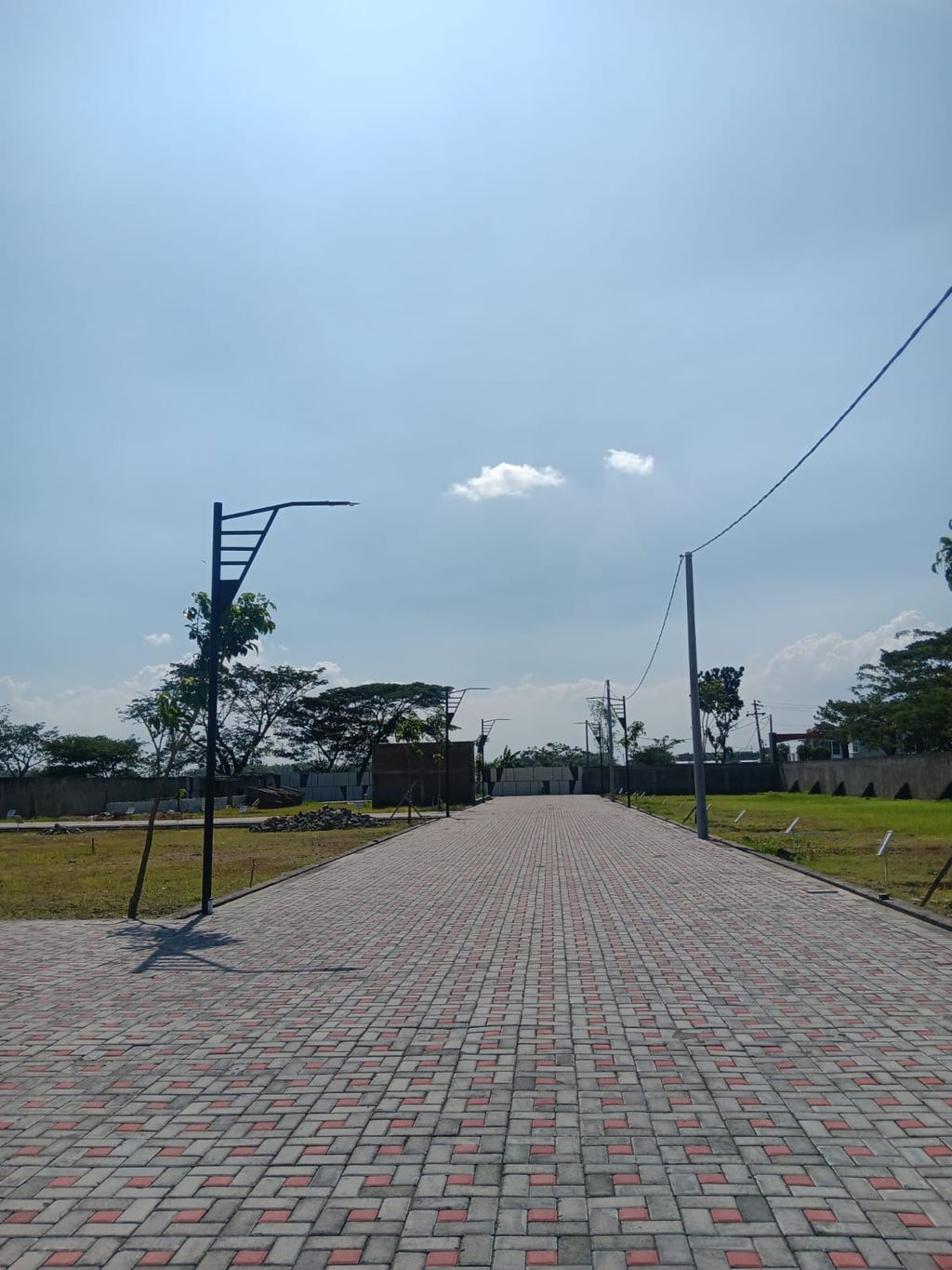 foto posisi tengah perumahan PERUMAHAN SAFIRA GREENPARK