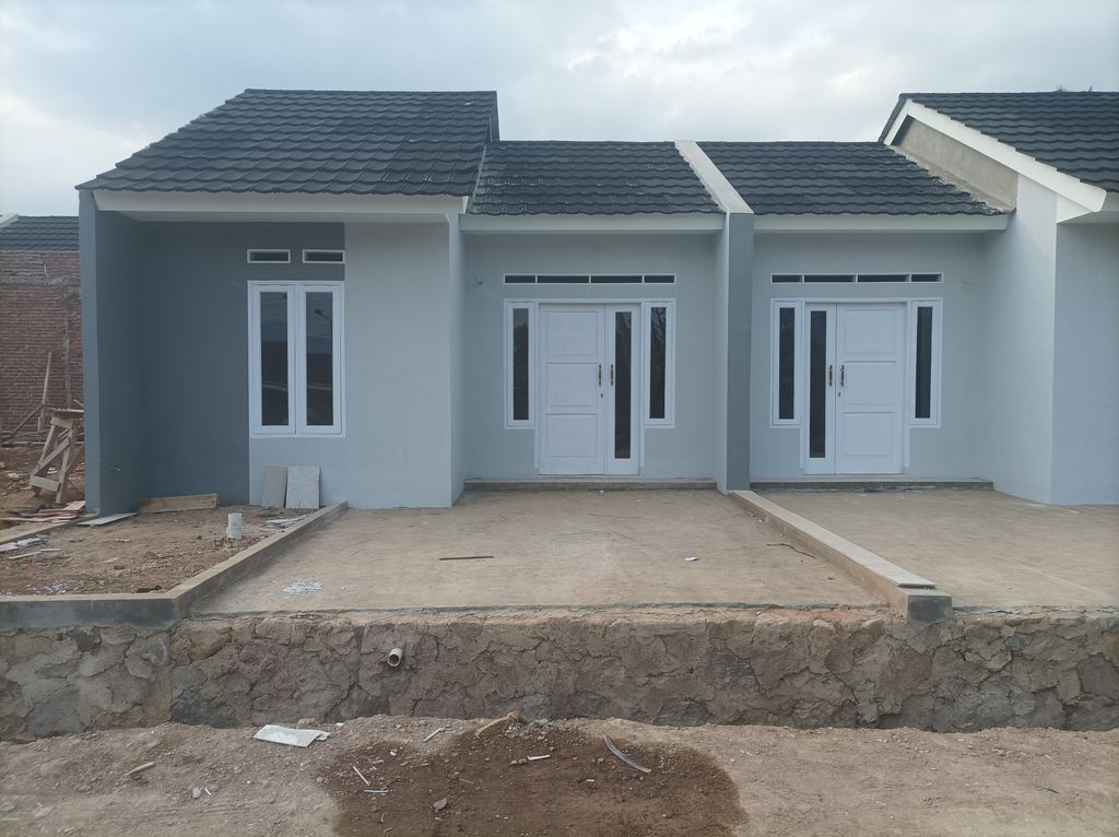 foto tampak rumah tipe 30/118 perumahan bumi simpati parigi