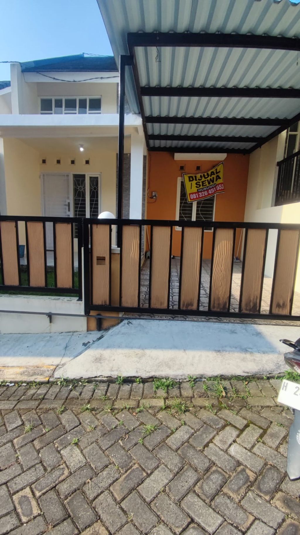 foto tampak rumah tipe C3-08 perumahan CLUSTER GRAND VALLEY