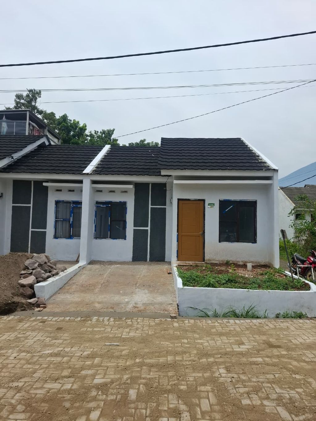 foto tampak rumah tipe 30/72 perumahan BUKIT PEJATEN RESIDENCE