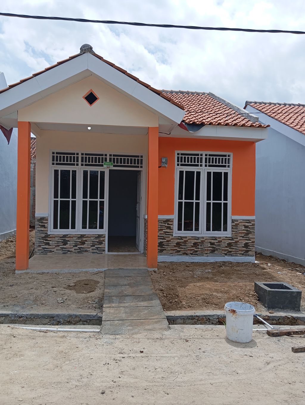 foto tampak rumah tipe 36 perumahan Sukaraja Indah