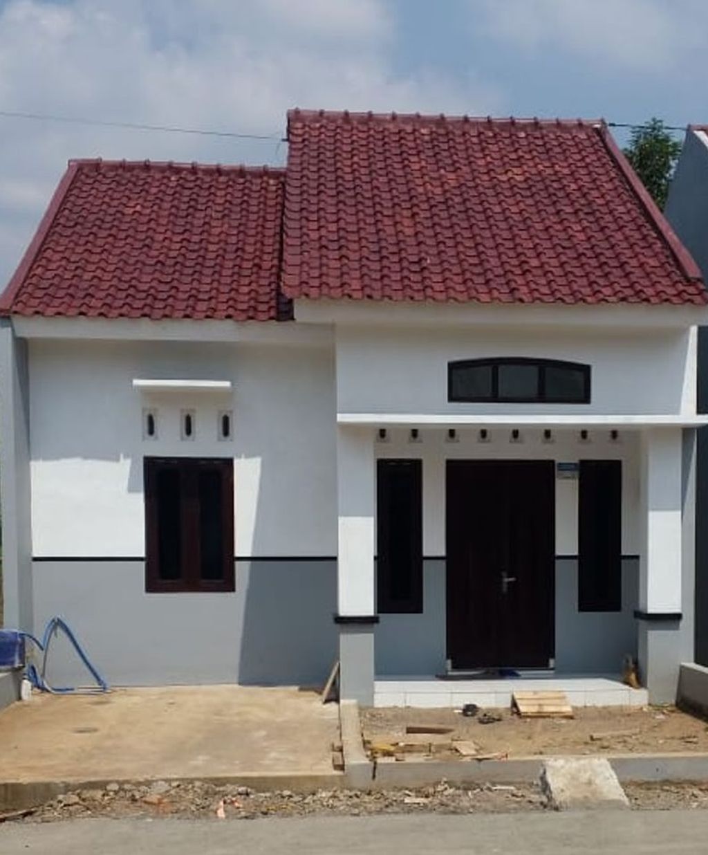foto tampak rumah tipe 30 perumahan PESONA GRIYA ALBA