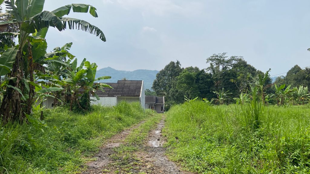 foto posisi tengah perumahan GREEN HILL LEMBURSITU