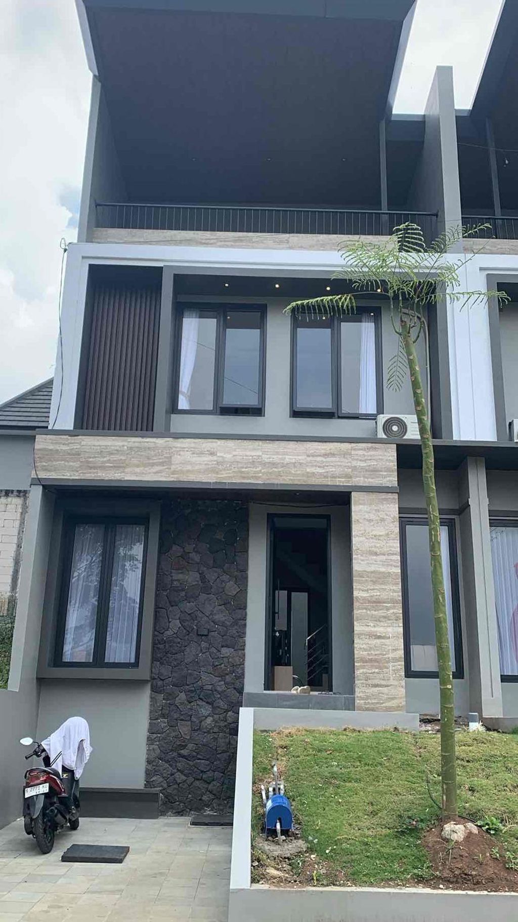 foto tampak rumah tipe PGR M-5 perumahan PERMATA REGENCY TAHAP 2