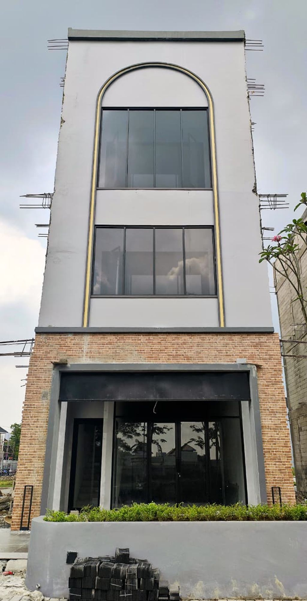 foto tampak rumah tipe STANDART A-5X13,5 (3 Lt) perumahan Tierra Soho Avenue dan Tierra Residence