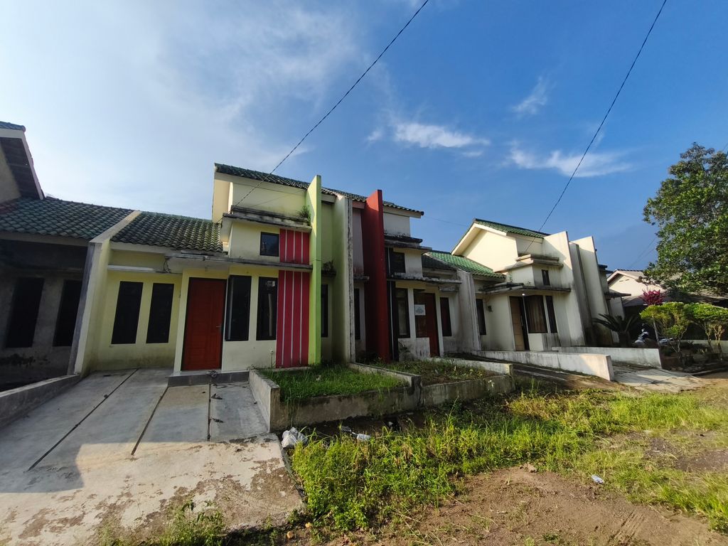 foto contoh rumah perumahan Teras Tasik