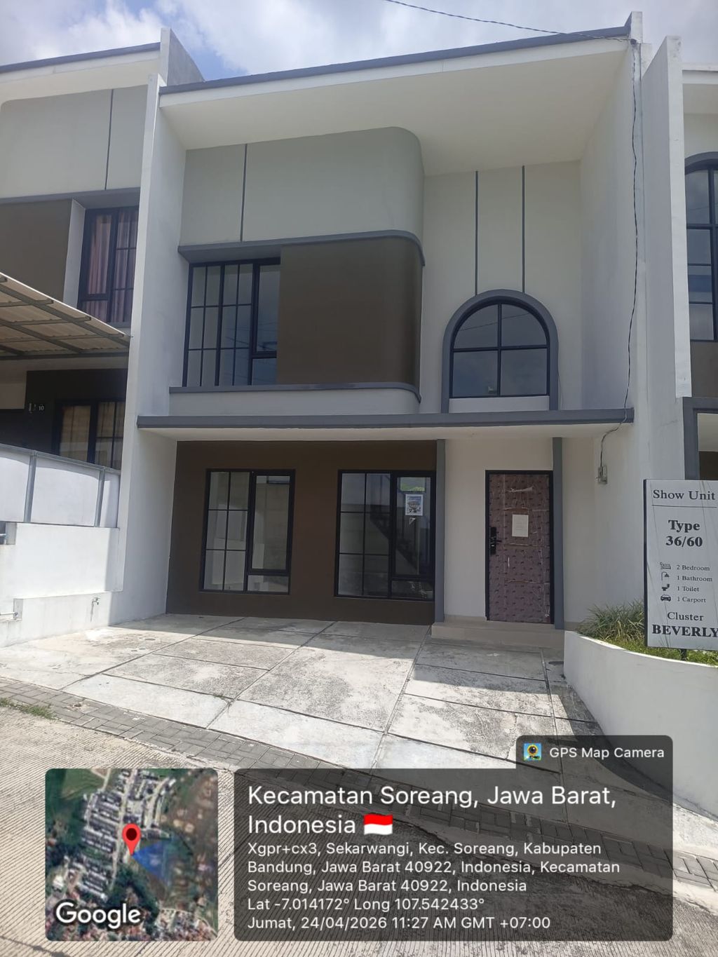 foto tampak rumah tipe 36 Mezanin Modern (399) perumahan Cluster Beverly