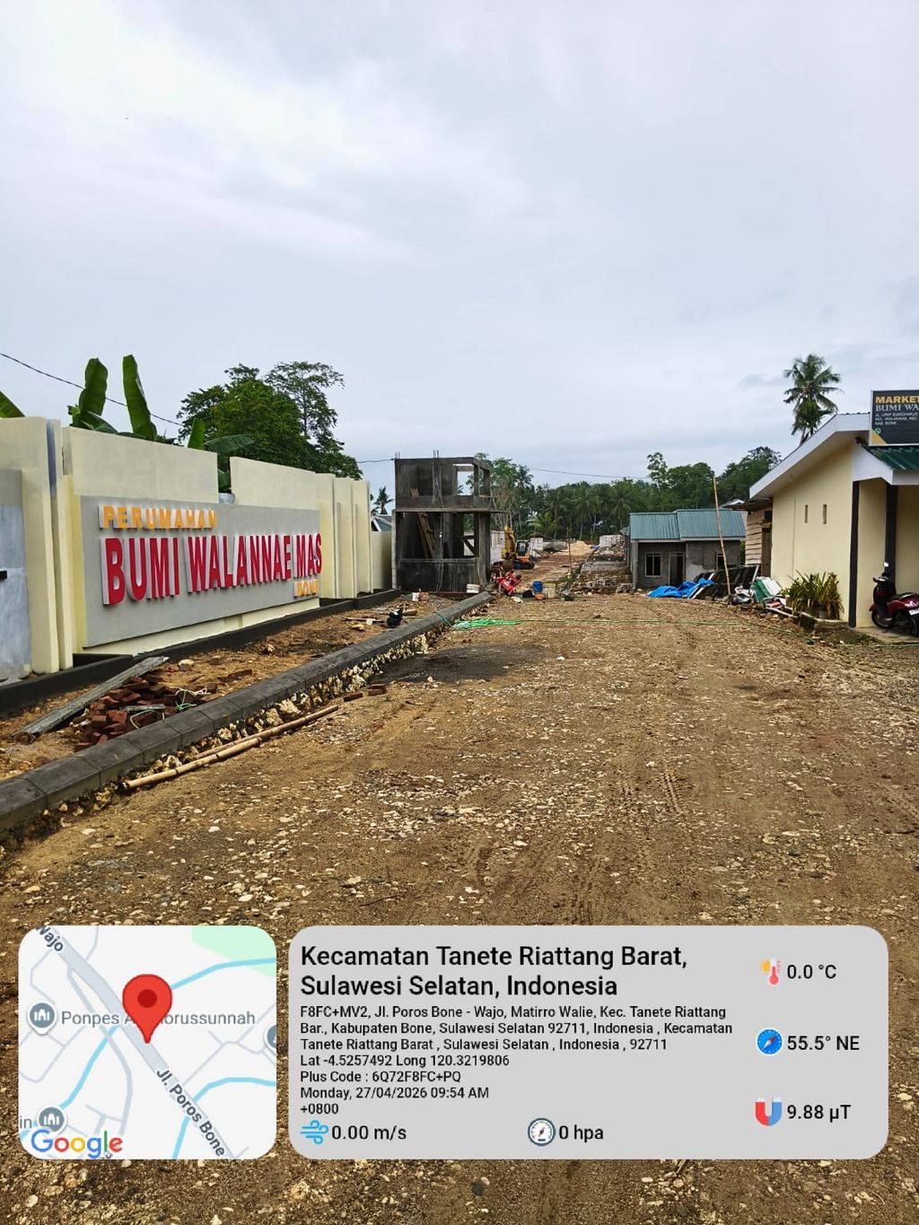 foto gerbang perumahan BUMI WALANNAE MAS