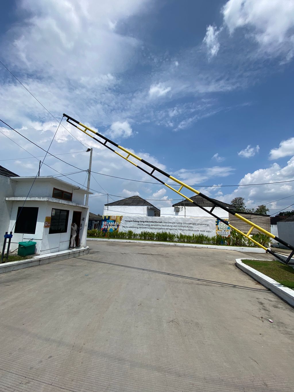 foto gerbang perumahan SAYEKTI RESIDENCE JATIKUWUNG 3