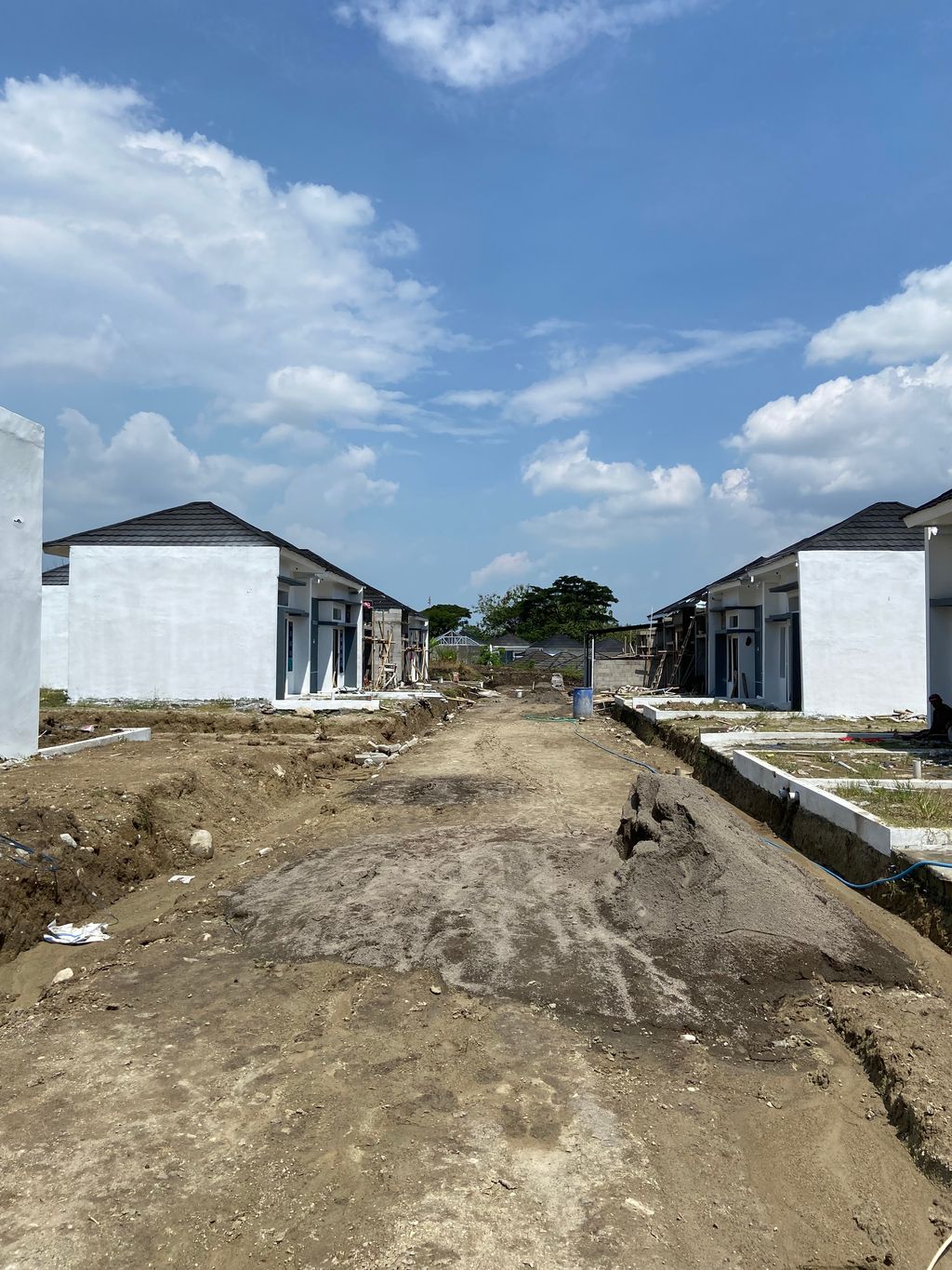 foto posisi tengah perumahan SAYEKTI RESIDENCE JATIKUWUNG 3