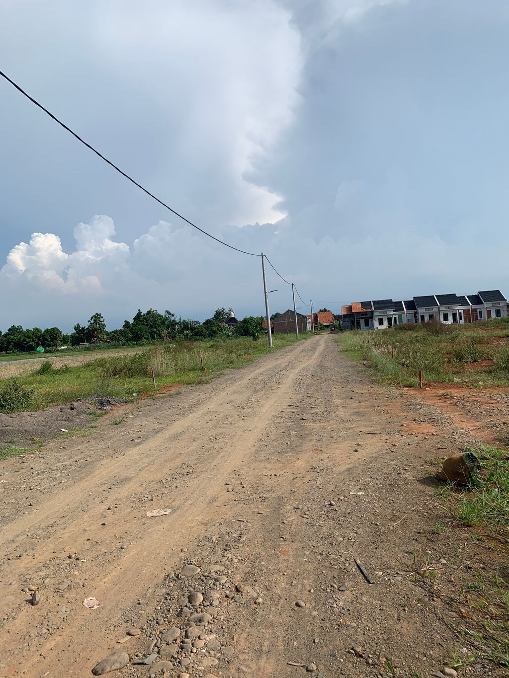 foto posisi tengah perumahan KARANGSARI RESIDENCE