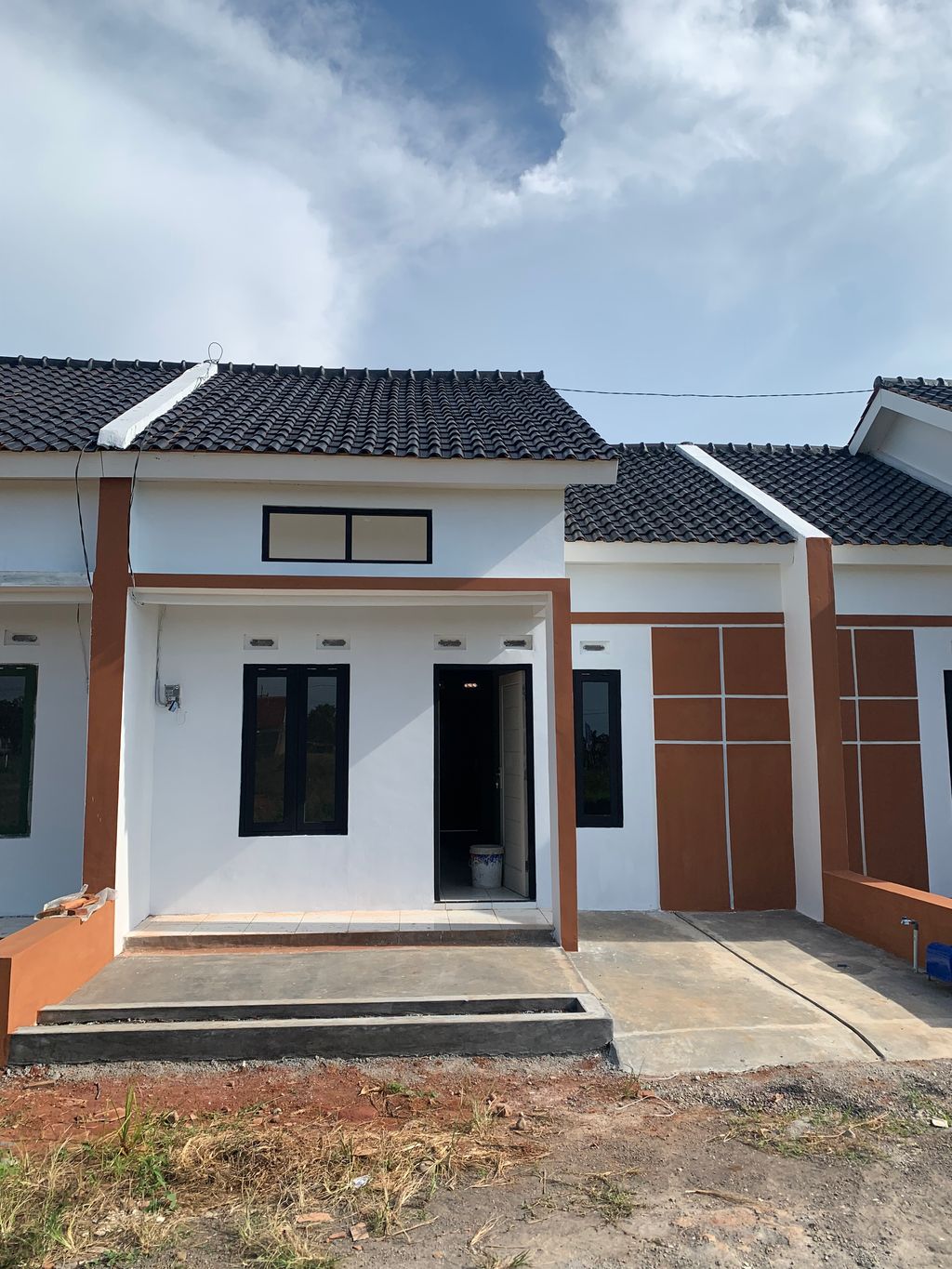 foto contoh rumah perumahan KARANGSARI RESIDENCE